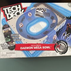 Tech Deck Daewon Mega Bowl with 2 free fingerboards