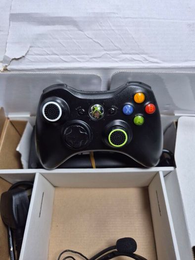 Boxed Xbox 360 Slim 250GB Console Bundle - Official Wireless Controller 4 Games
