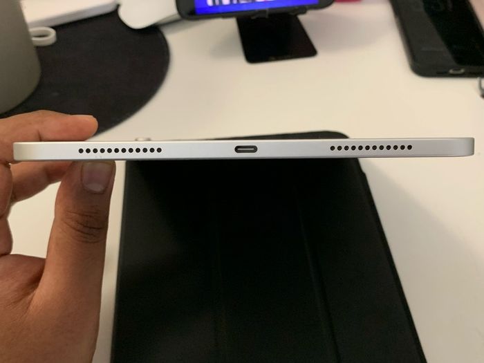 Apple iPad 10th Gen (256GB, Grey) in Excellent Condition