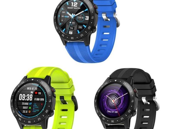 Brand New Smart Sports Watch with All In 1 Monitor.