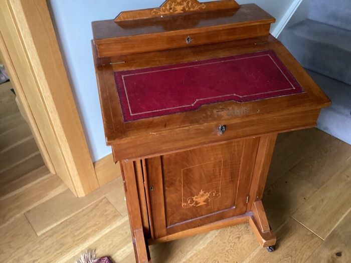 Victorian or early Edwardian Davenport desk