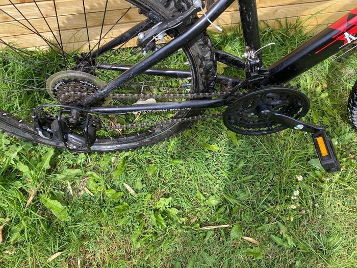 24 Kids Mountain Bike  Raleigh Airstrike  Shima
