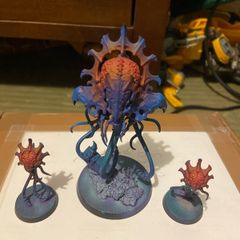 Warhammer 40k Tyranid Neurotyrant & neurolids x 2