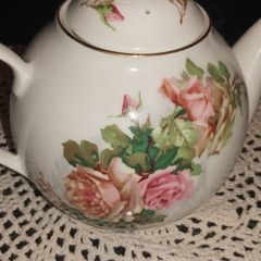 Royal tara teapot