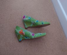 Green wedge shoes