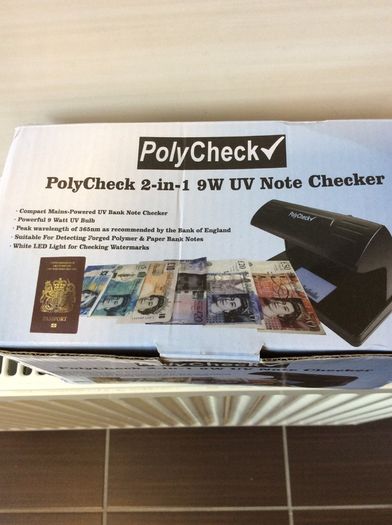 Polycheck Bank Note Checker. 9 Watts Ultra Violet Bank Note Checker.
