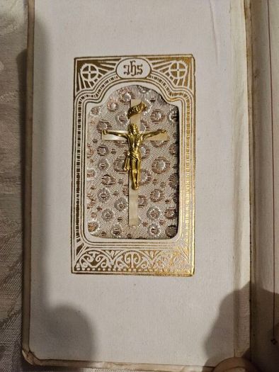 Vintage Mother Of Pearl 1950's Catholic Bridal Prayer Book. In GOOD CONDITION.  SEE PHOTOS FOR SAME.