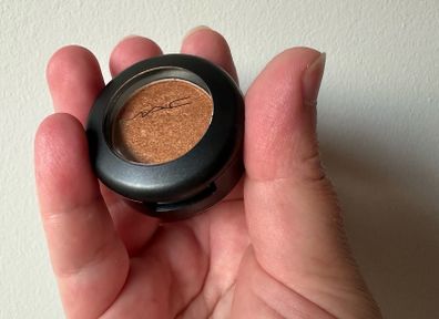 Mac bundle eyeshadow and lip liner