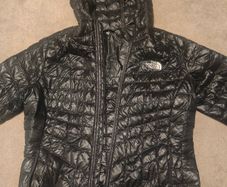 THE NORTH FACE Black Thermoball Light Puffer Jacket