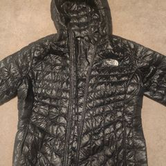 THE NORTH FACE Black Thermoball Light Puffer Jacket