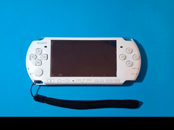 PSP 3000 Series Pearl White (Modded)