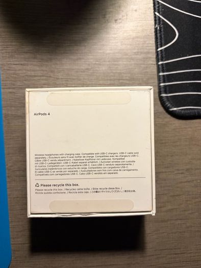 AirPods 4