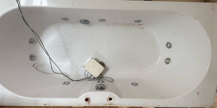 jacuzzi bath