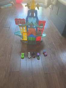 Spidey Car Track / Tower with 5 cars