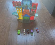 Spidey Car Track / Tower with 5 cars