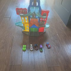 Spidey Car Track / Tower with 5 cars