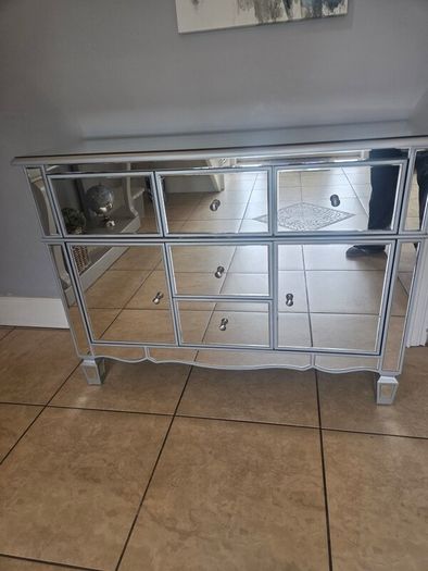 mirrored unit