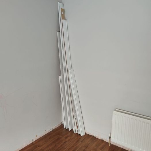 laminate floorboards and skirting boards
