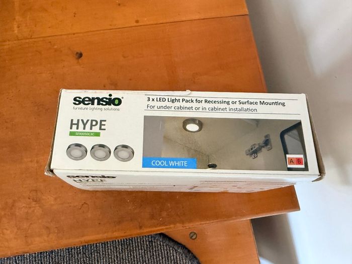3 under cabinet LED lights, never used