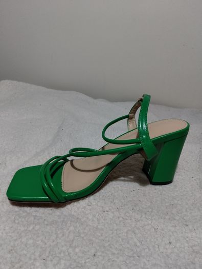 Beautiful Green Shoes New
