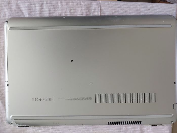 HP Pavilion 15.6 inch Laptop, Model, 15-aw012na, AMD A9-9410 Radeon R5 Graphics, 5 Compute cores 2C + 3G 2.9GHz, 8GB Ram, 1 Terrabyte HDD, Windows 10, Microsoft Edge, Chrome, and VLC