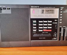 Sony ICF-2001 AM/FM PLL Synthesized Radio Receiver, perfect working condition.