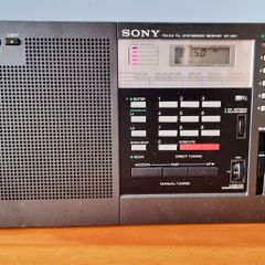Sony ICF-2001 AM/FM PLL Synthesized Radio Receiver, perfect working condition.