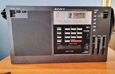 Sony ICF-2001 AM/FM PLL Synthesized Radio Receiver, perfect working condition.