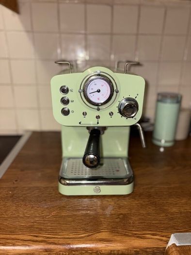 Swan retro Espresso coffee machine - Pistachio