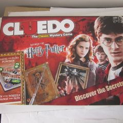 World of Harry Potter Edition Cluedo Classic  Mystery Family Hasbro Board Game Complete 2016