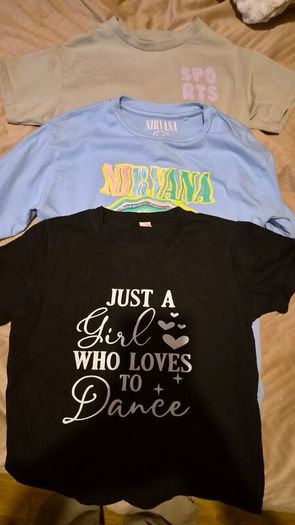 2 girls t-shirts 10-11Y