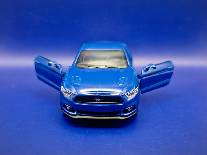Kinsmart 2015 Ford Mustang GT, new, mint.
