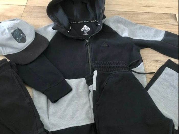 Boys bundle size 8/9 years old