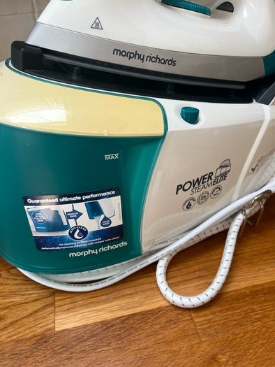 Morphy Richards steam iron