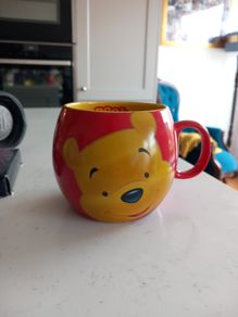 Winnie  the Pooh cup tea/ coffee/kids toy  Collectable mug Disney Red yellow