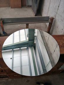 Round mirror