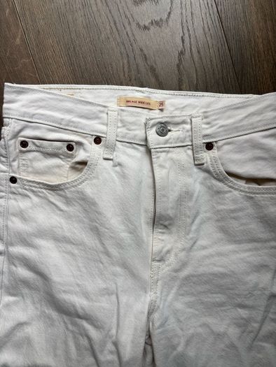Levis Ribcage wide legs jeans white cream