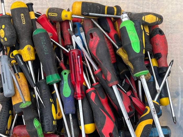 Over 100 screwdrivers