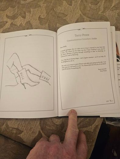 Molly's Style Icons. By Molly Parmeter. Signed First Edition Large Volume Hardback With Dustjacket In Good Condition.  See Photos For Same.