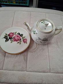 Carrigakine Pottery Cork Ireland Tea Pot And a pottery  carraigaline  stand plate