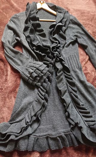 Gallery Cardigan  Size 16