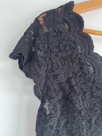 Stradivarius black lace crop top size 14