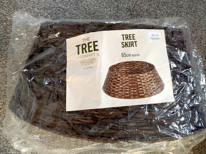 Christmas Tree Skirt 65cm Adjustable in x4 Sections