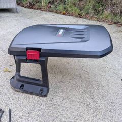 Robot lawnmower Garage