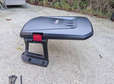 Robot lawnmower Garage