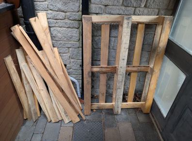 Free pallet and wood