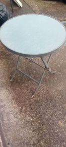 Foldable glass table