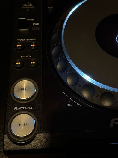 CDJ-2000 Nexus + Hard Cases