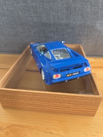 Vintage Bburago Bugatti EB 110 (1991) Blue Diecast Model Car 1/24,