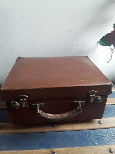 Vintage Doctors case